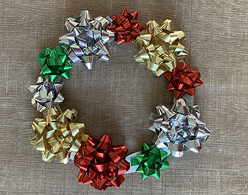 Schleifen-Weihnachtskranz basteln fur Kinder Schleifen-Weihnachtskranz basteln fur Kinder