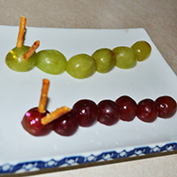 Trauben-Raupen - Snack fur Kinder in Kita und Kindergarten